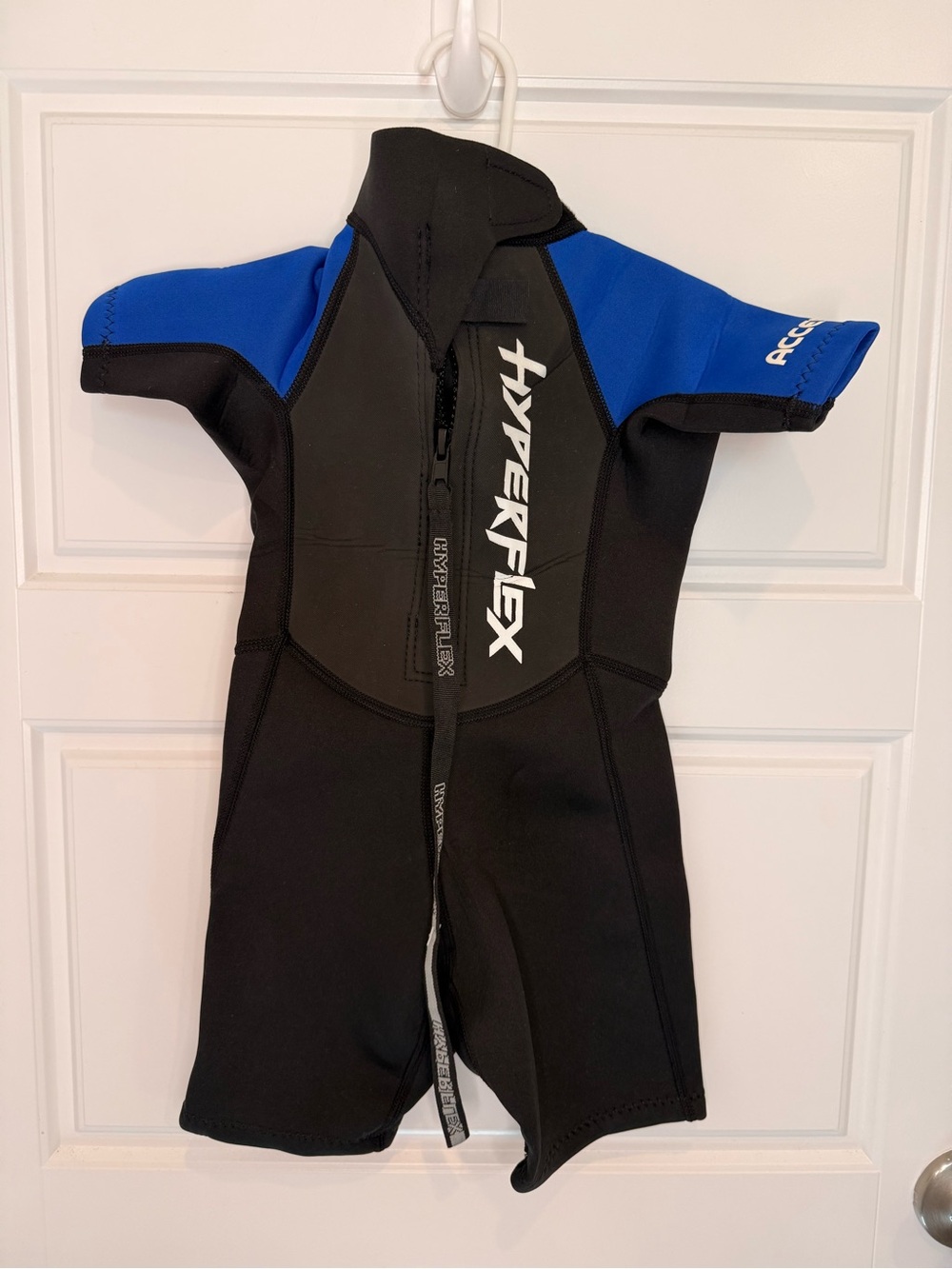 Hyperflex Access  Wetsuit Spring Suit Youth Size 2 Black Neoprene Back Zip NWOT